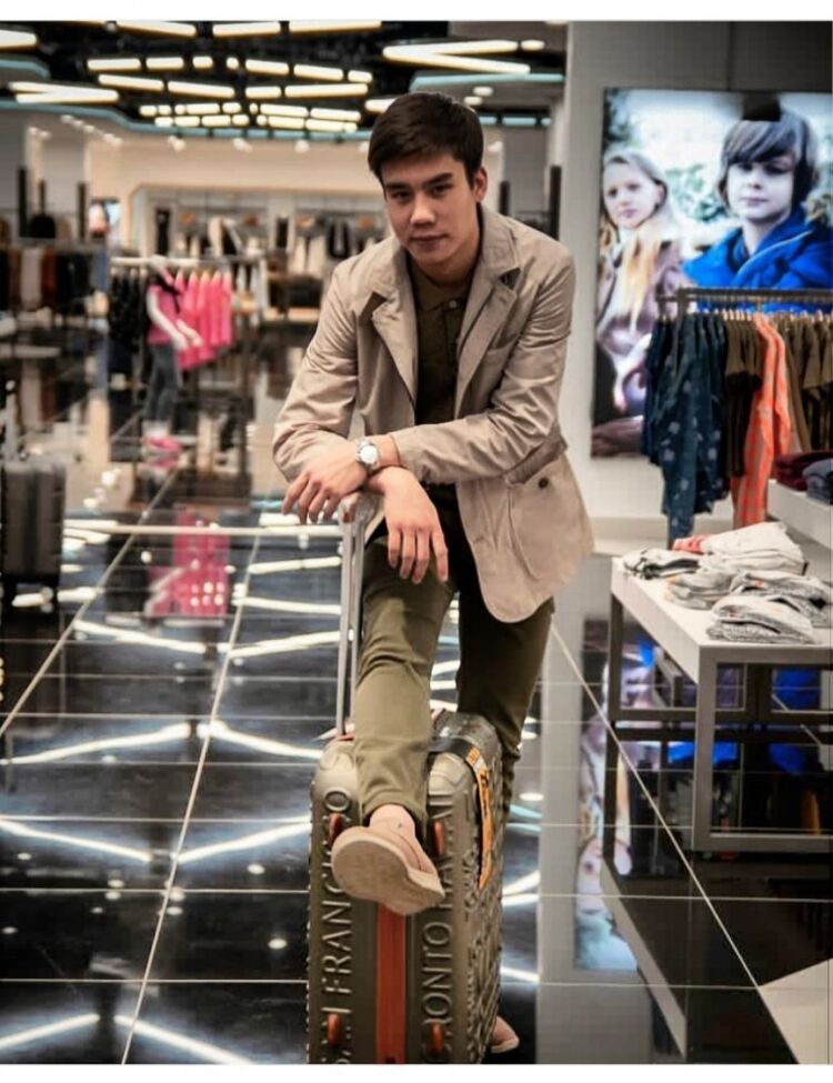  ,   Azat, 25 ,   ,   , c , 