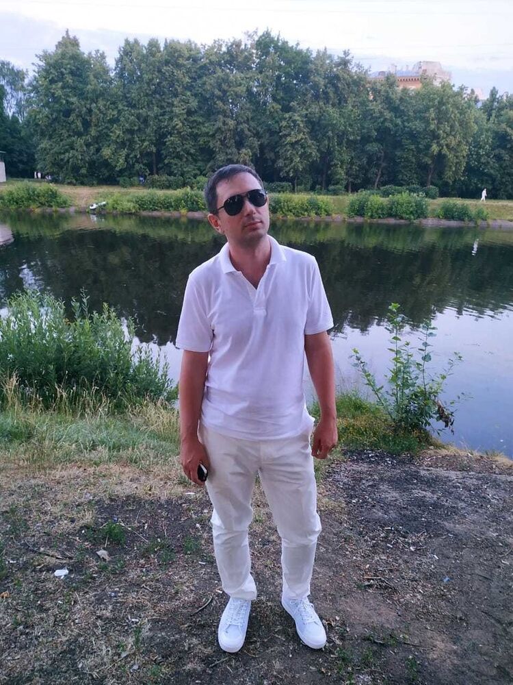  19229329  Alex, 35 ,    