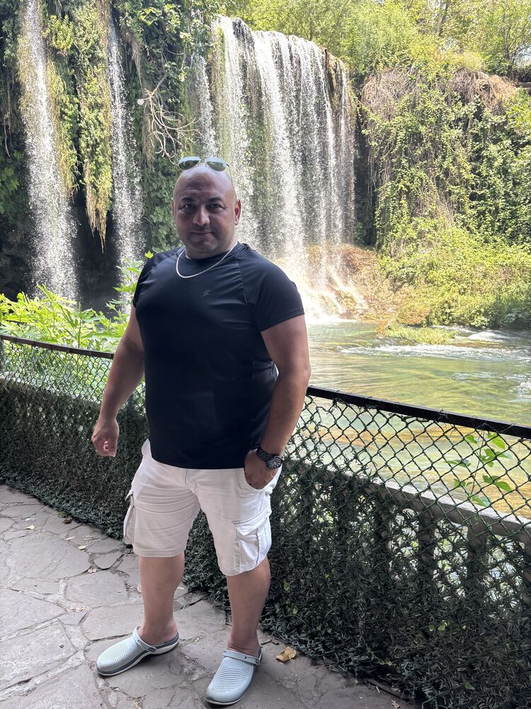  ,   Sami, 44 ,   ,   