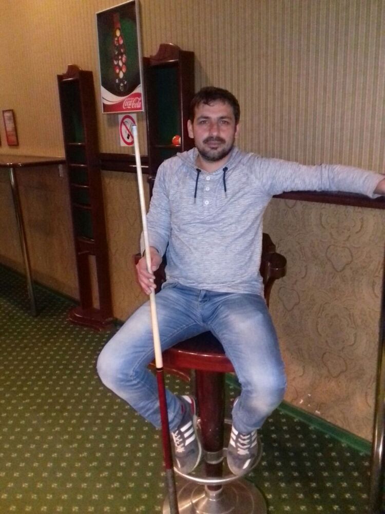  9870569  Eshgin, 43 ,    