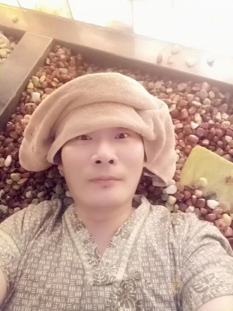  ,   Makcim, 39 ,   ,   , c 