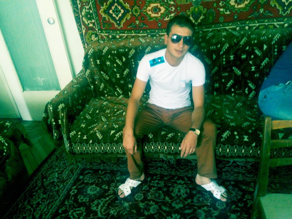  ,   Edgar, 32 ,   