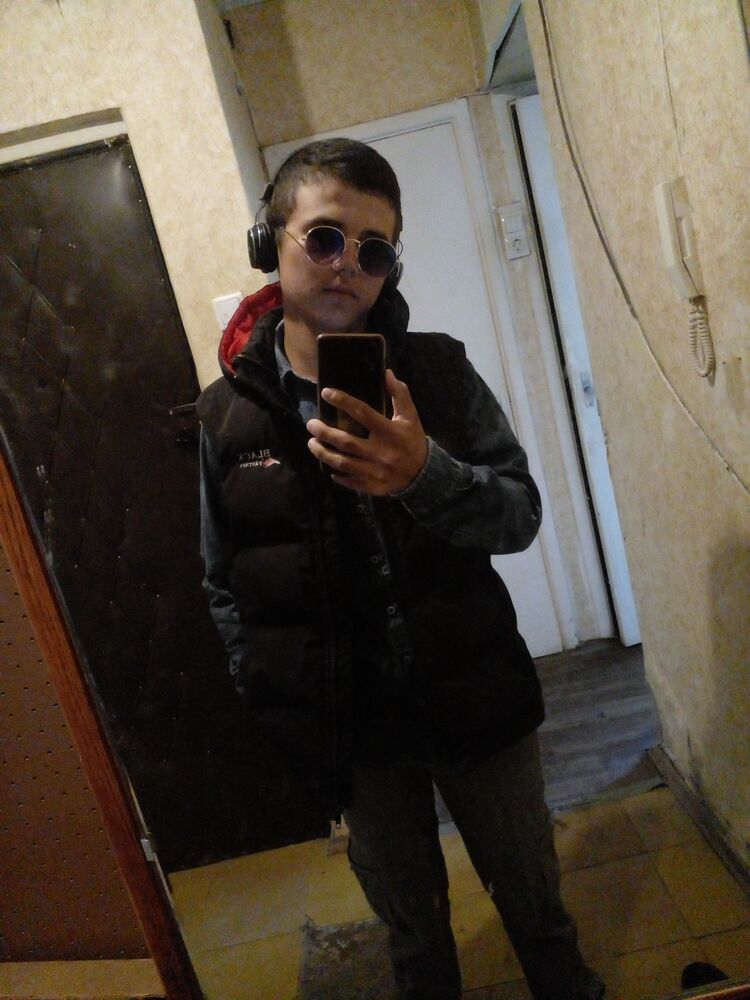  -,   Bek, 22 ,   ,   