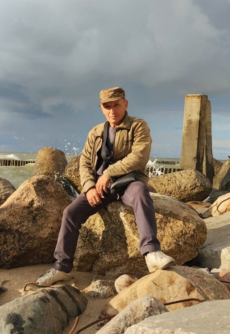 ,   Aleks, 65 ,   ,   