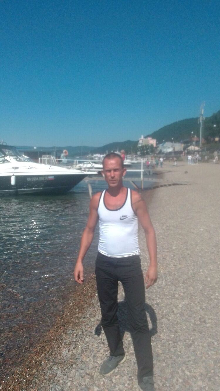  46371499  Ilya, 40 ,    