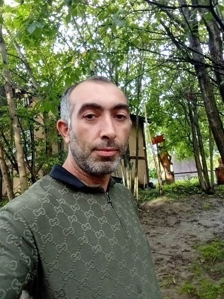  46939449  Hayk, 39 ,     