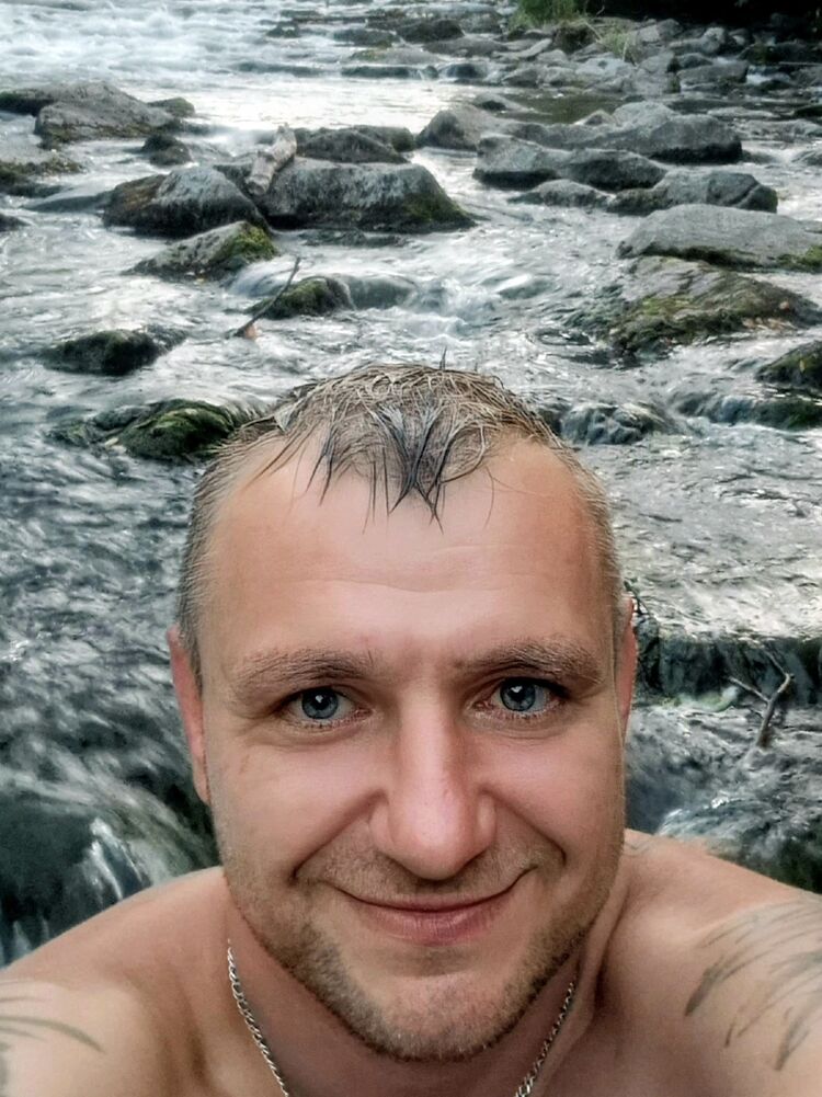  45972409  Ruslan, 39 ,    