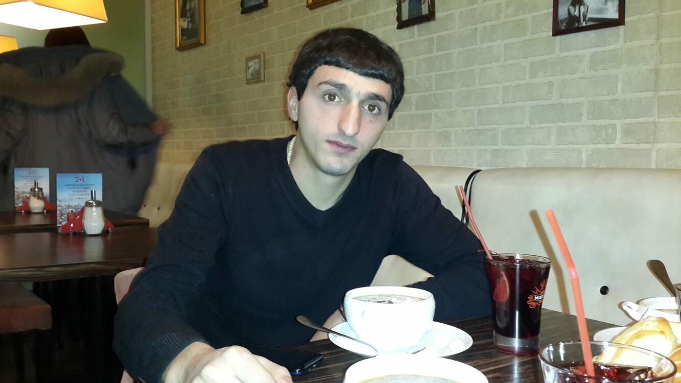  23095439  Armen, 35 ,    