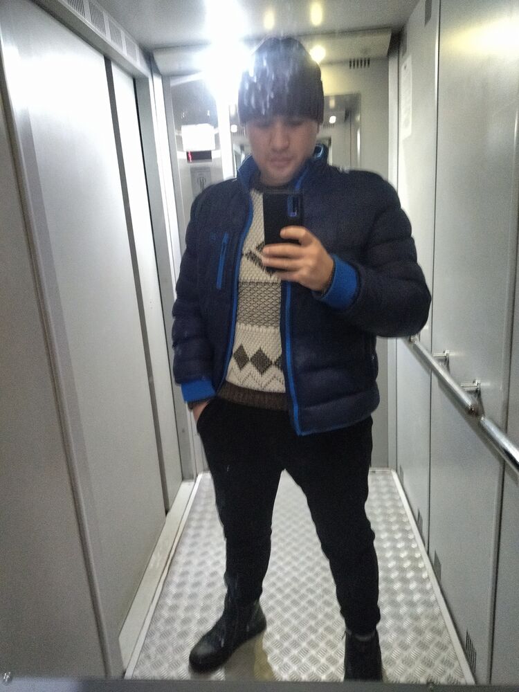  40561579  RADU, 29 ,    