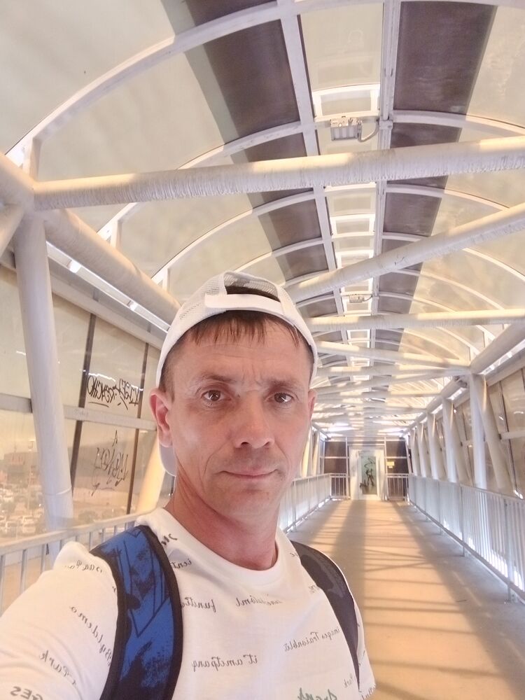  ,   Artur, 43 ,   ,   