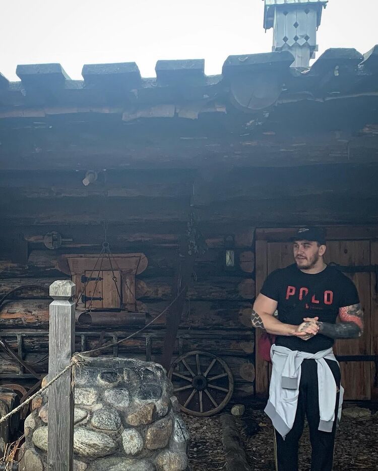  32423229  , 25 ,    -