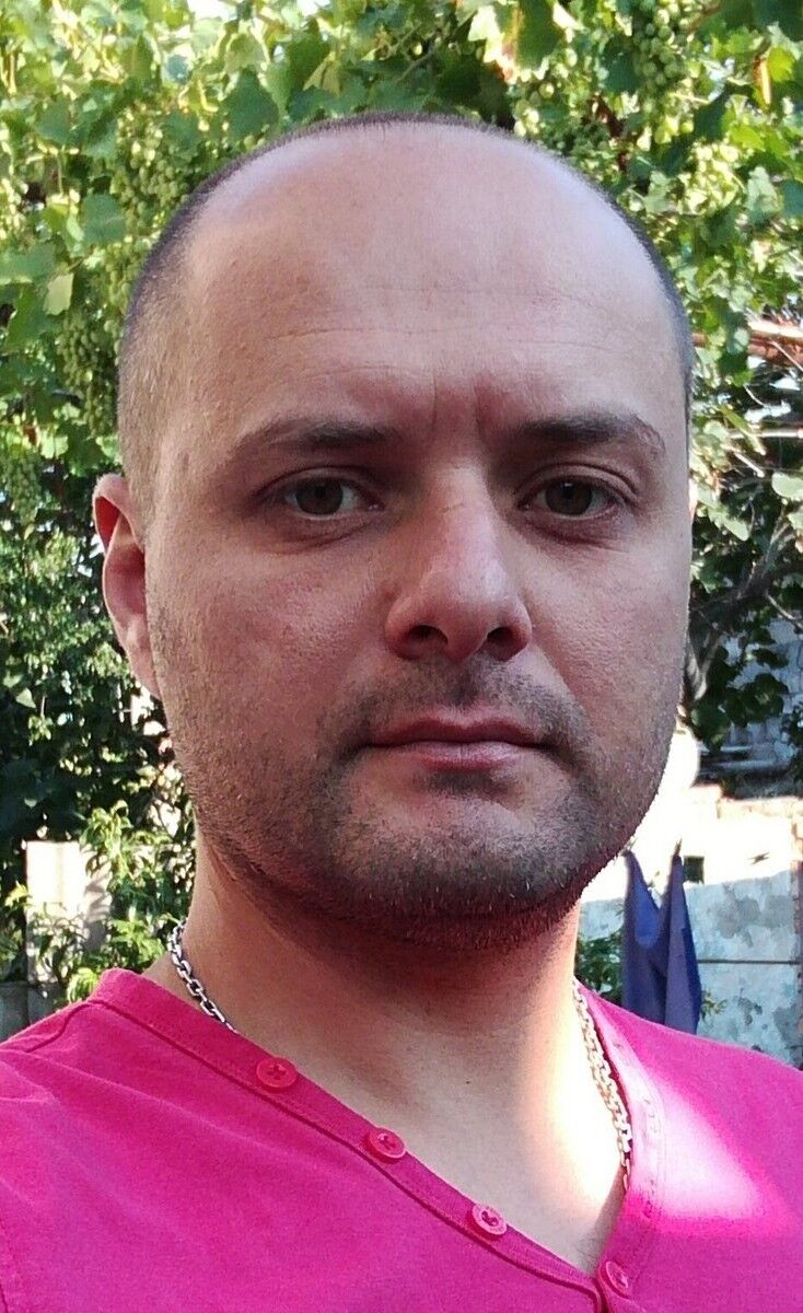  ,   Sergi, 42 ,   ,   , c 