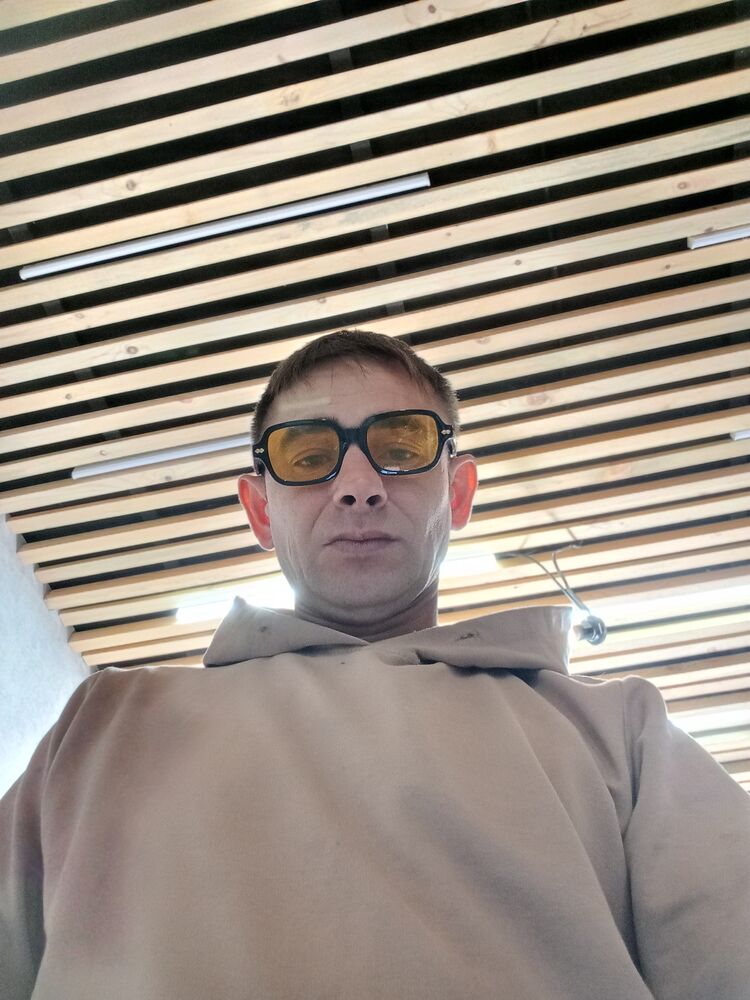  51553999  Sergei krav, 37 ,    Deleted