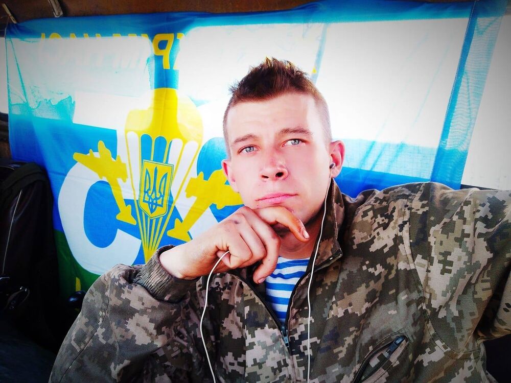  41848849  Vlad, 27 ,    