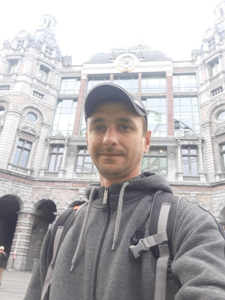  16855189  Vovoldymyr, 36 ,    Antwerp