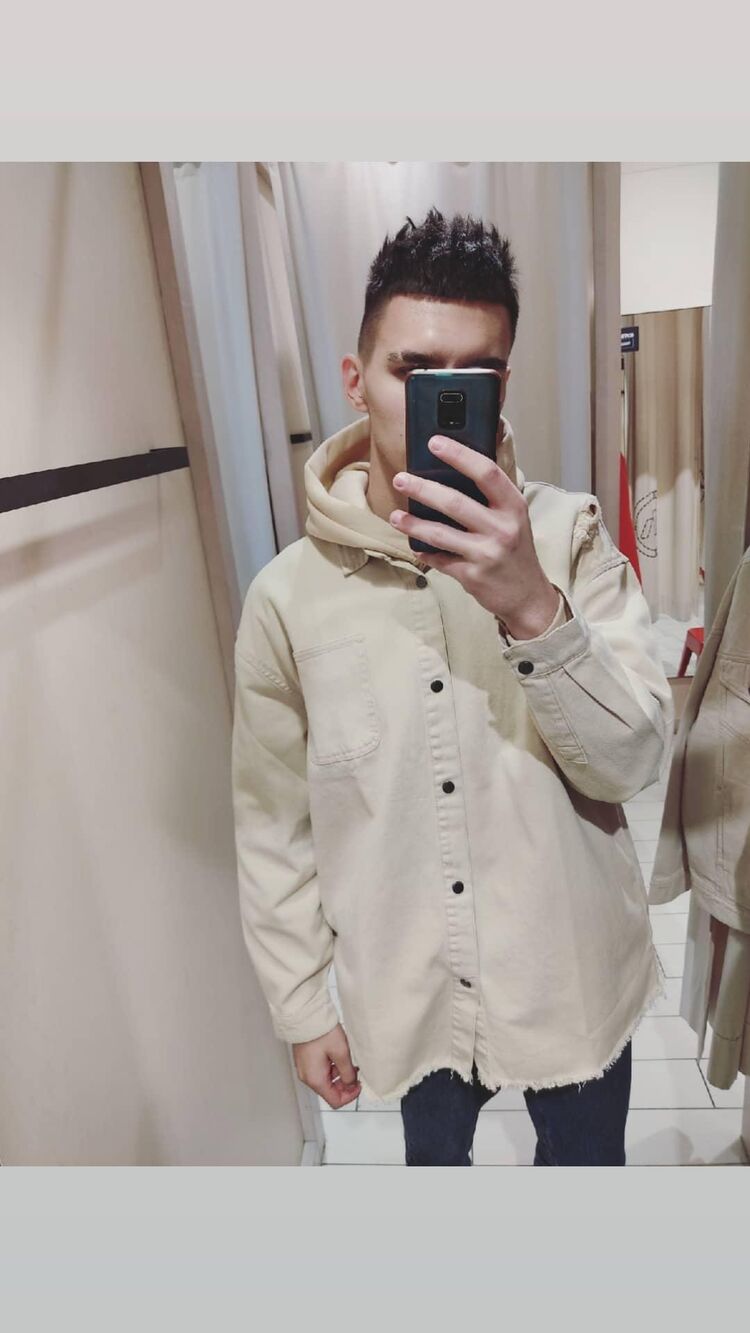  26209339  Astro, 24 ,    