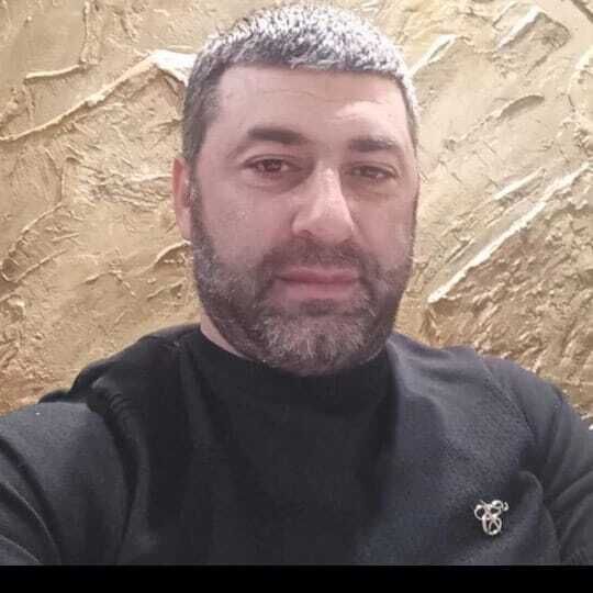 54676979  Sargis, 43 ,    