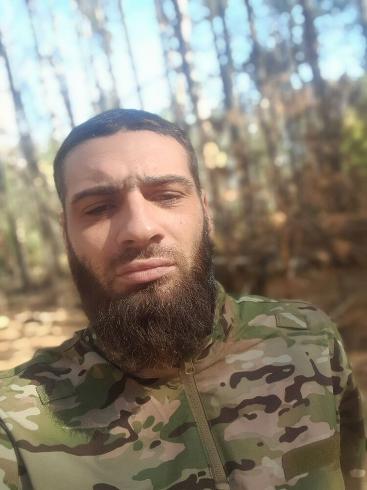  54275819  Petr, 28 ,    