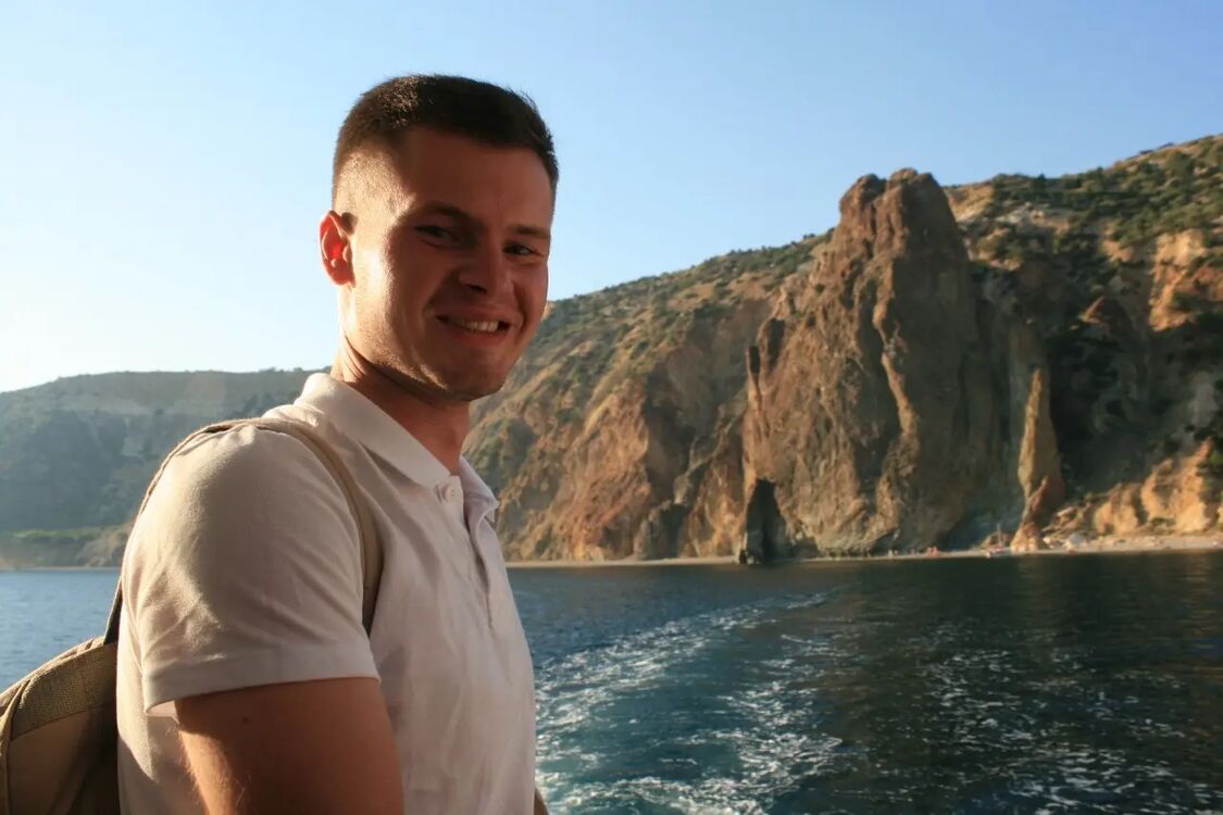  43819519  Vitalik, 30 ,    