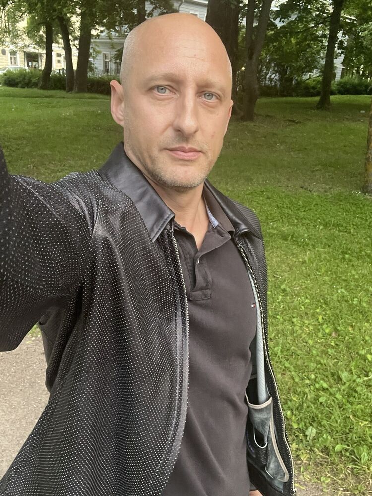  52894619  Vladimir, 47 ,    -