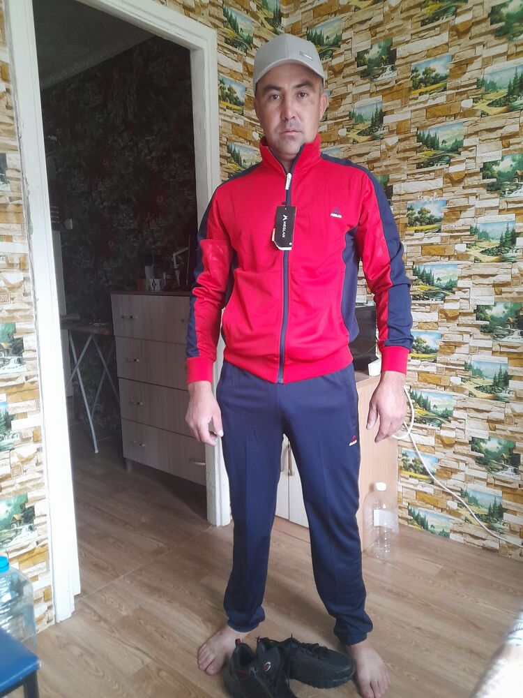  ,   Erik, 37 ,   ,   , c 