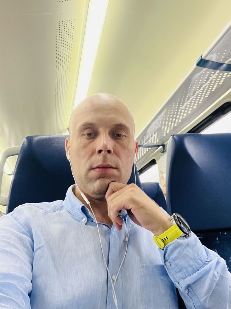  ,   Igor, 44 ,   ,   , c 