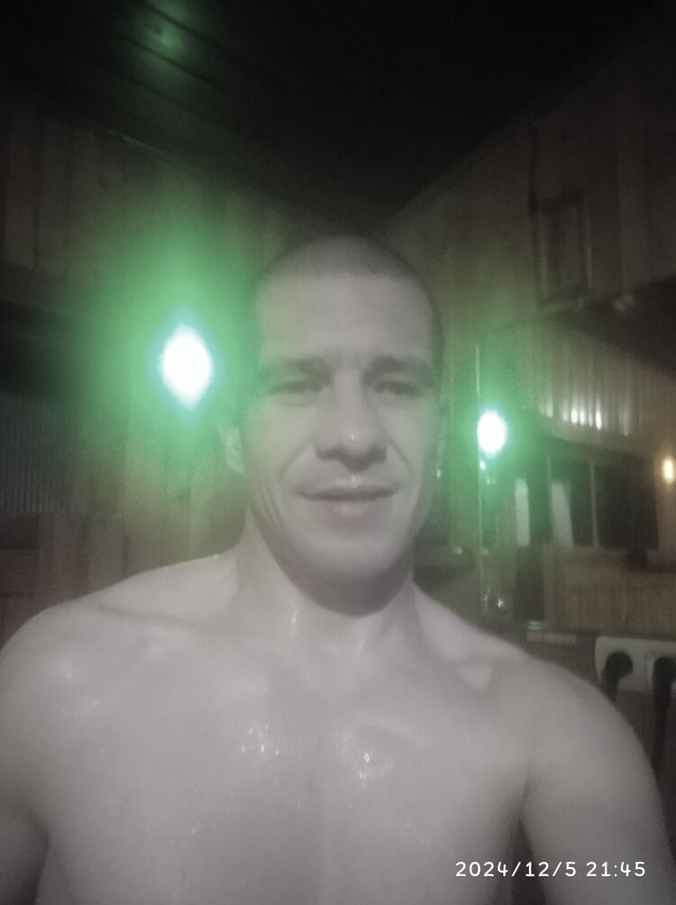  48107659  Serohza, 42 ,    