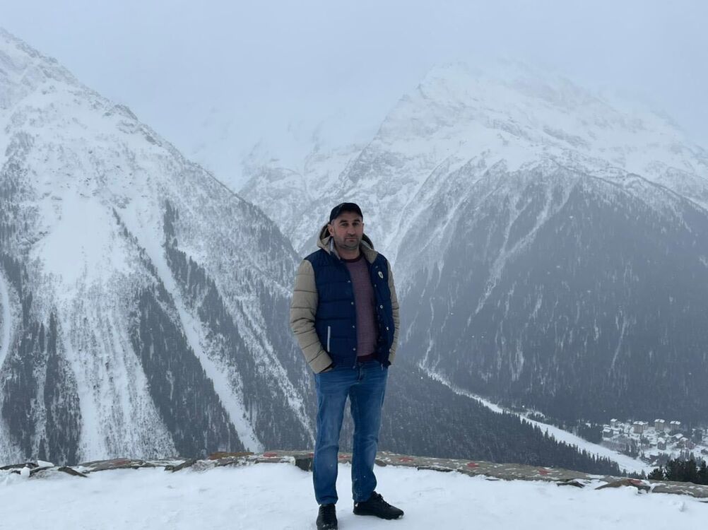  38403359  , 41 ,    -