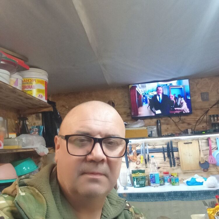  48352779  , 46 ,    