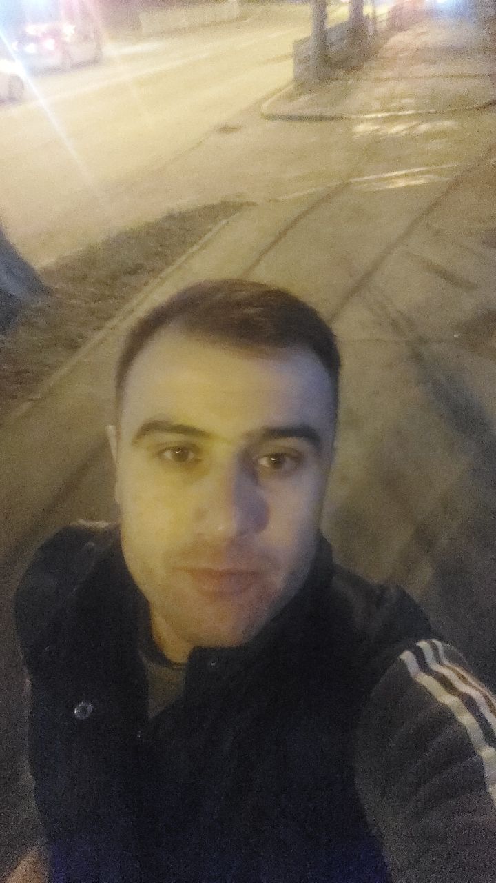  51223829  , 34 ,    