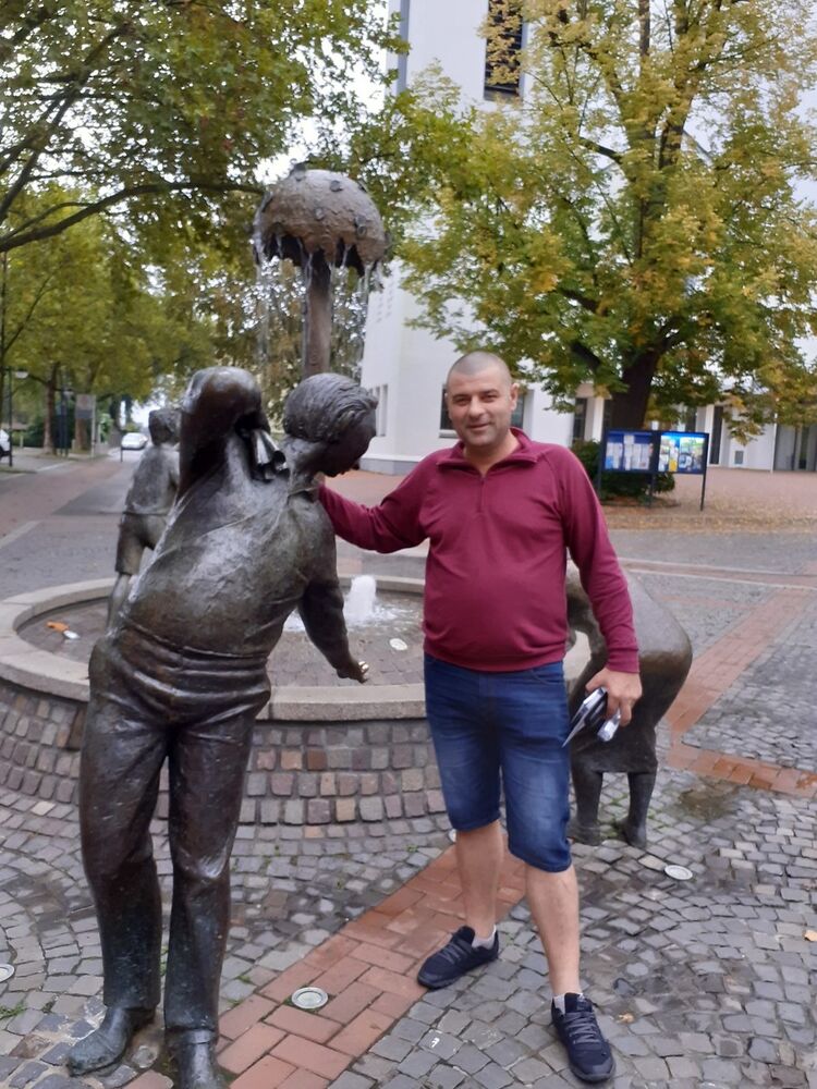  ,   Andrei, 42 ,   ,   , c , 