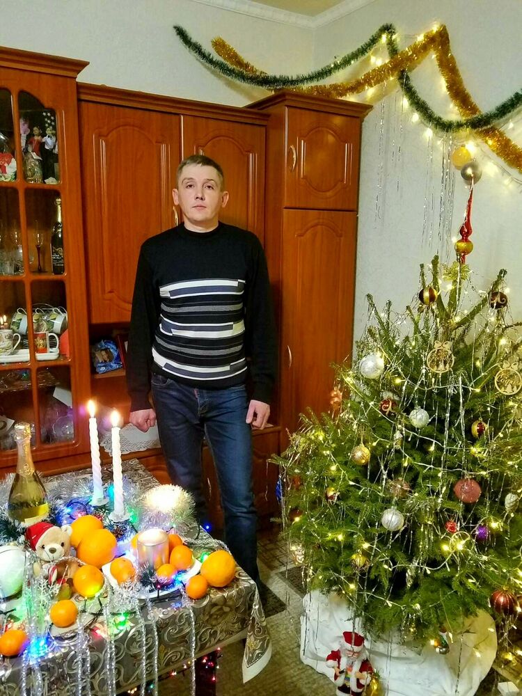  49333119  Nikolai, 46 ,    