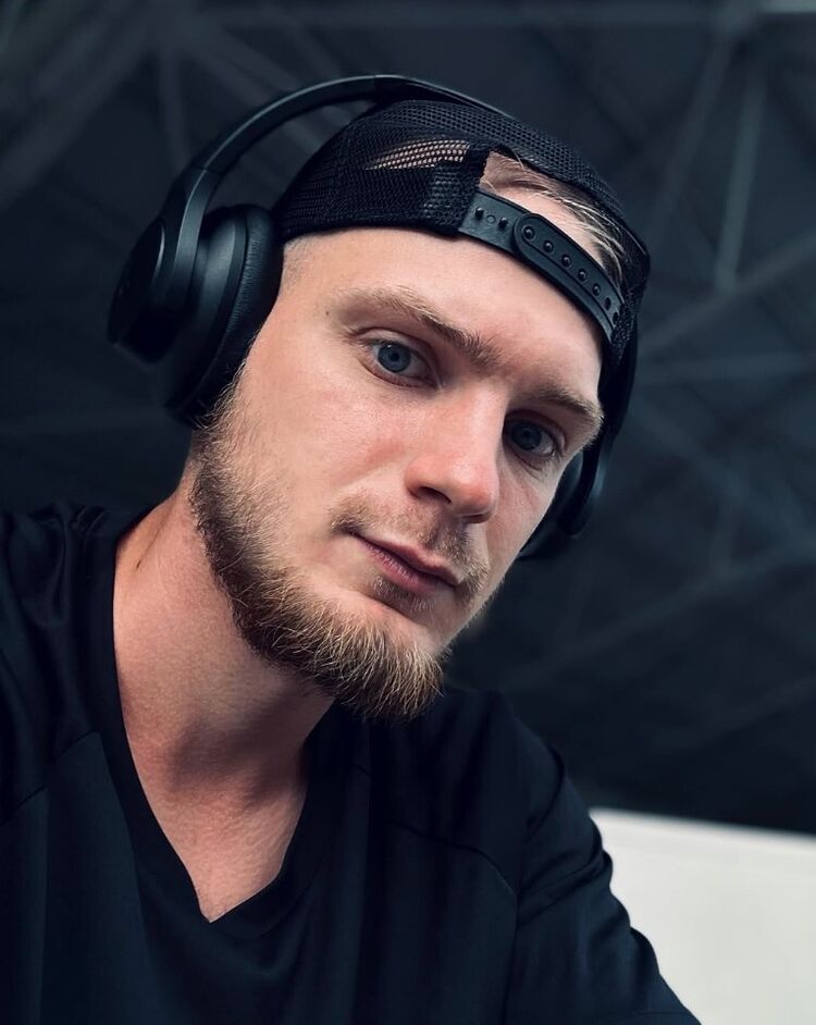  53959359  Dima, 31 ,    