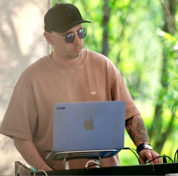 ���� 44498459 ������� ����, 42 ����, ���� ���������� � �����������