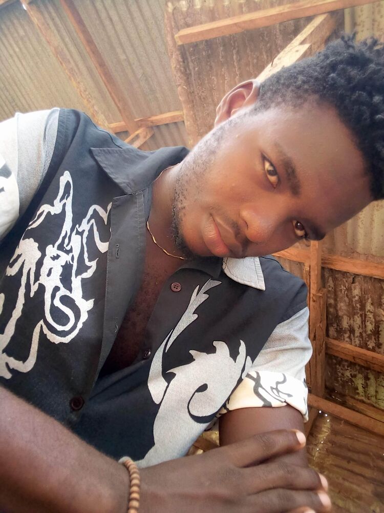  27109829  Steve, 29 ,    