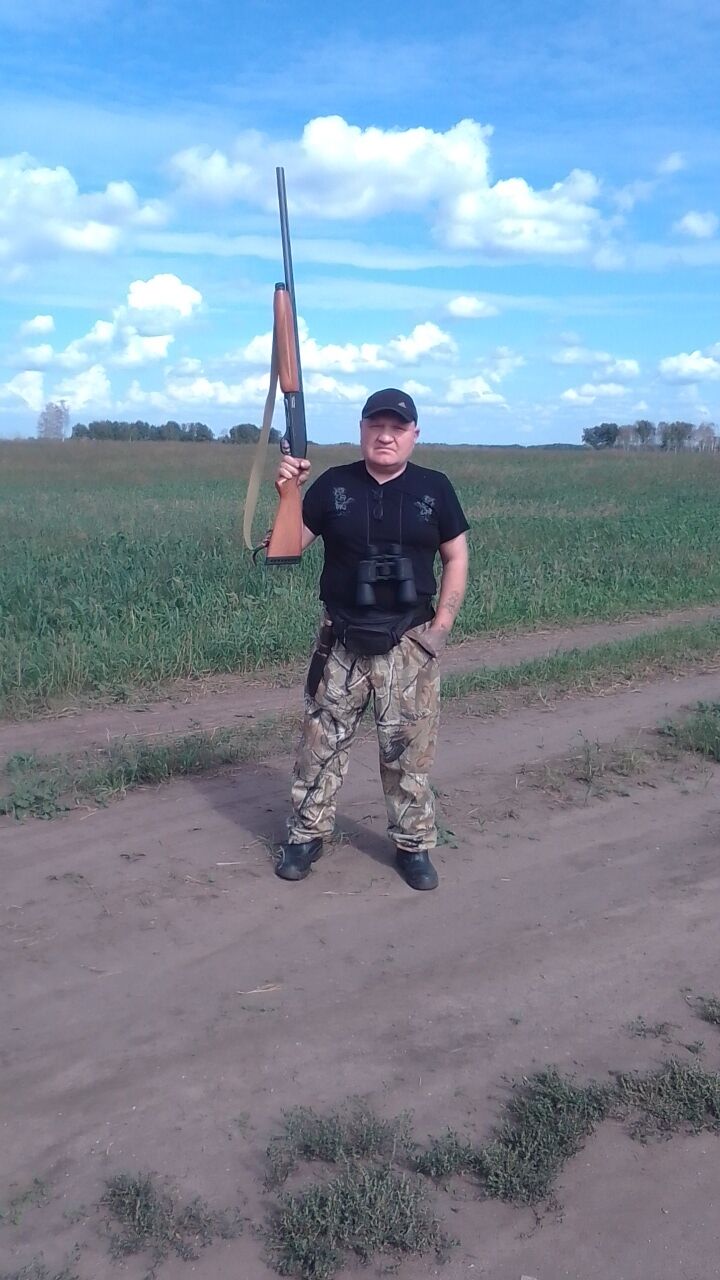  47564549  Pavel, 52 ,    