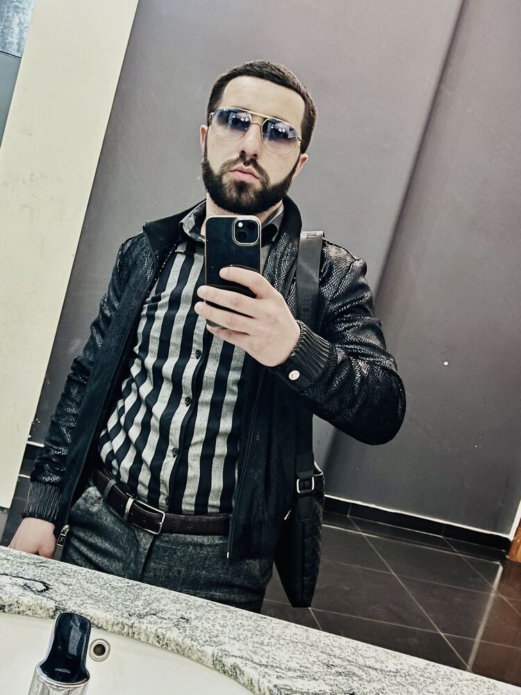  27154719  Harut, 31 ,    