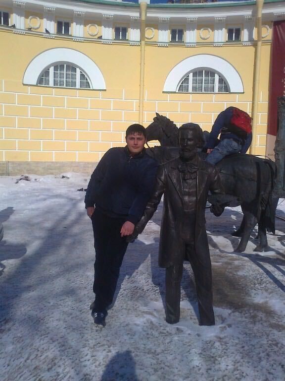  35288449  Albert, 40 ,    