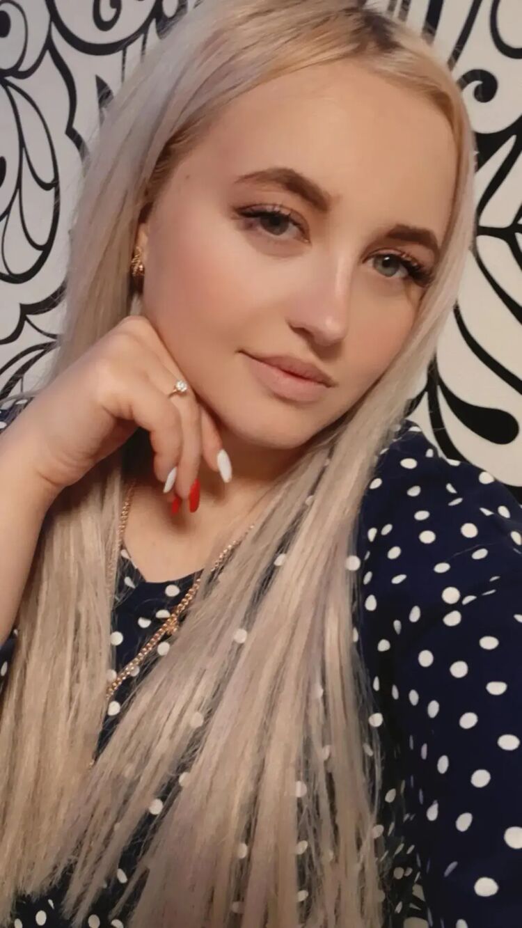  29022939  Ekaterina, 26 ,    