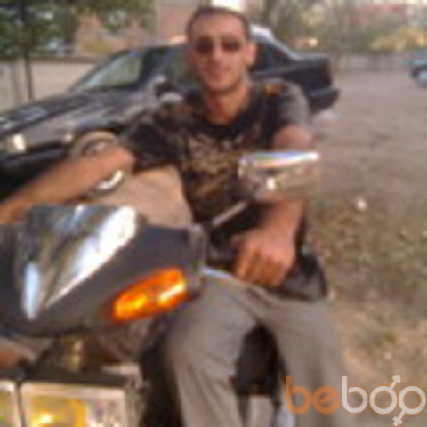  1270219  Lion, 47 ,    