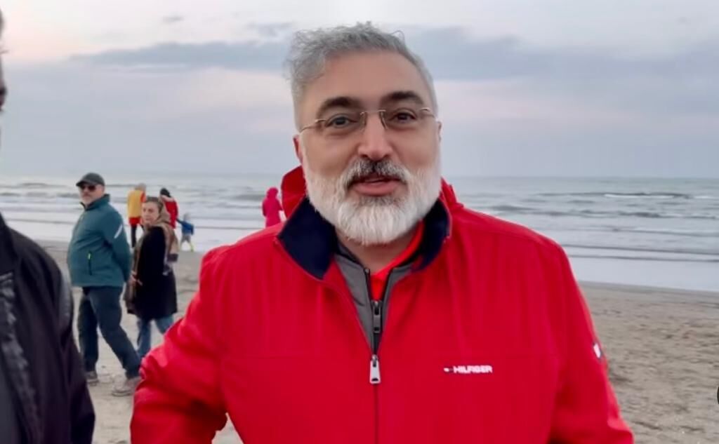  Lagos,   Fm, 60 ,   ,   