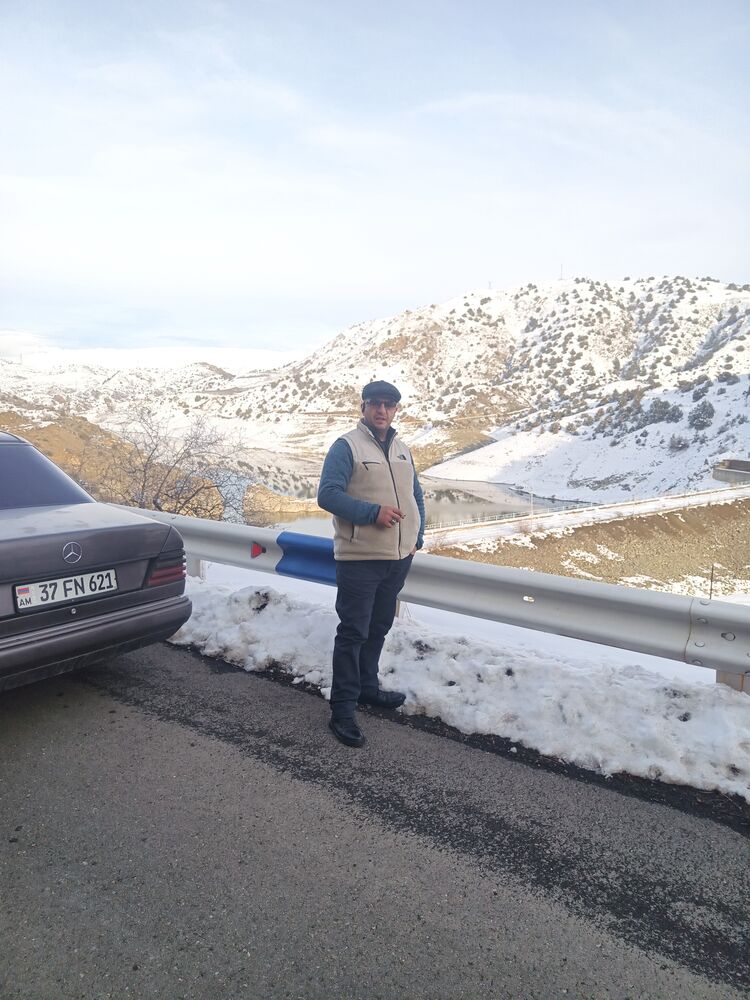  46056709  MURAD, 43 ,    