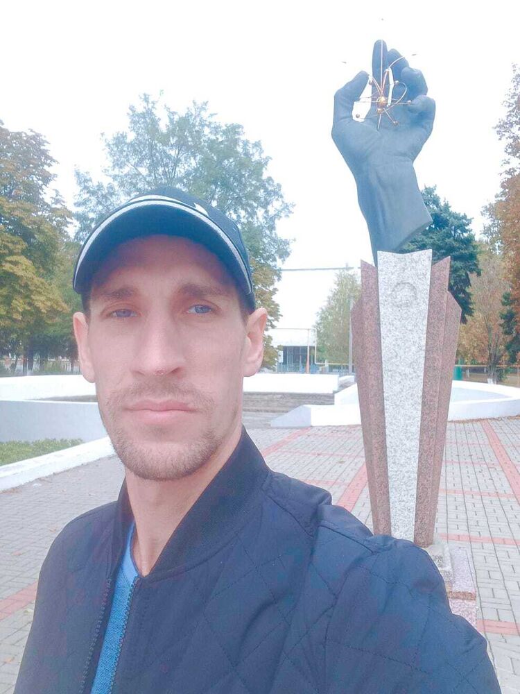  47209689  Ivan, 29 ,    