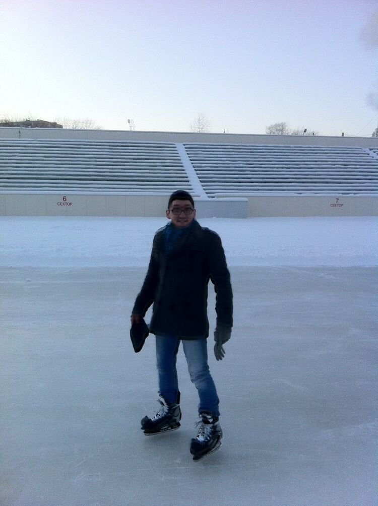  ,   Artem, 40 ,  