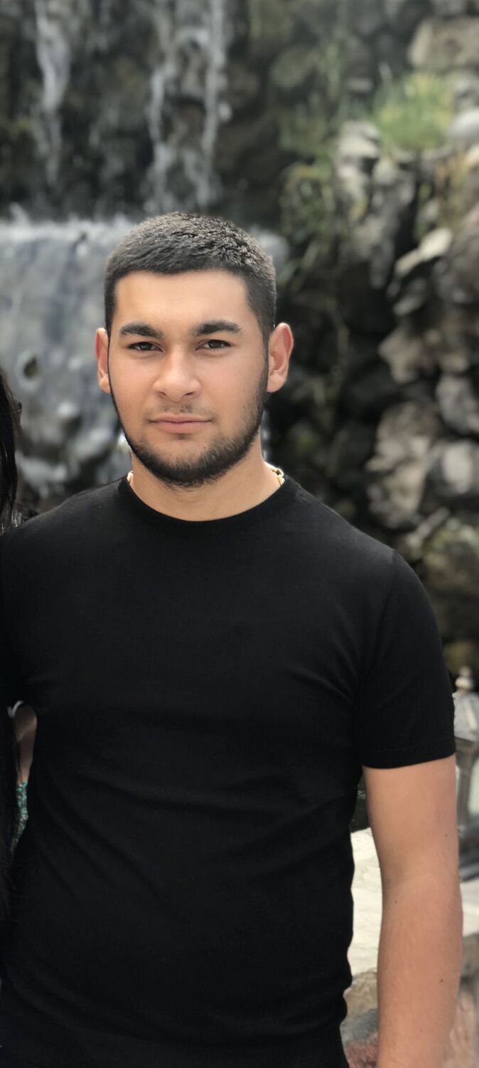  47878649  Erik, 21 ,    