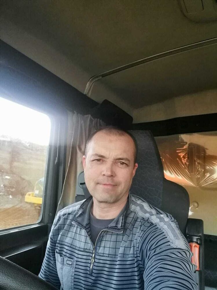  40037169  , 49 ,    