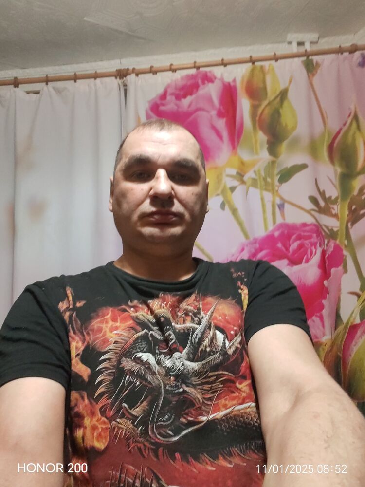  ,   Sergei, 42 ,   c 