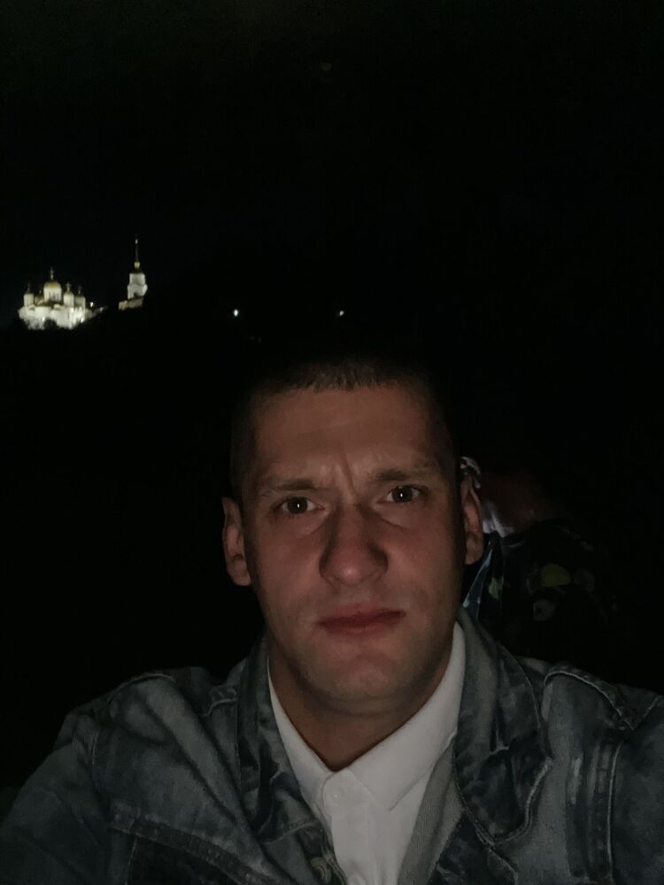  53649979  Mikhail, 30 ,    