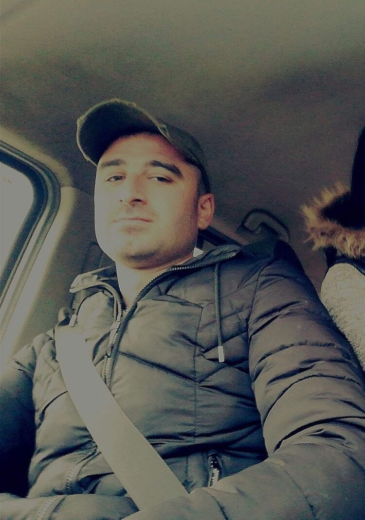  15739279  Basti, 33 ,    