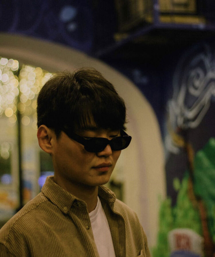  44673499  Graff, 23 ,    